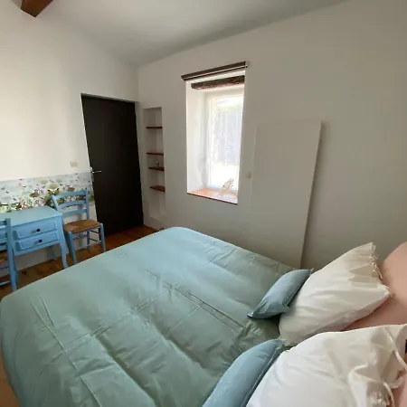 Au Mas Retz De Jade Bed & Breakfast *