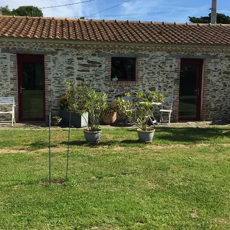 Au Mas Retz De Jade לינה וארוחת בוקר