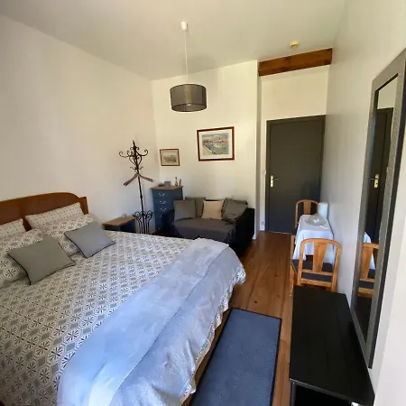 Au Mas Retz De Jade לינה וארוחת בוקר