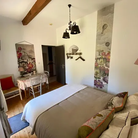 Au Mas Retz De Jade Bed and breakfast Chauvé
