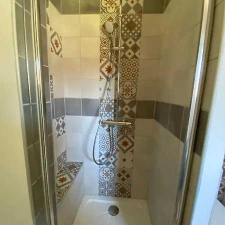 לינה וארוחת בוקר Au Mas Retz De Jade Chauvé