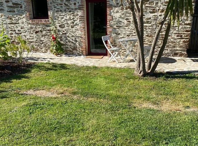 Au Mas Retz De Jade Chauvé