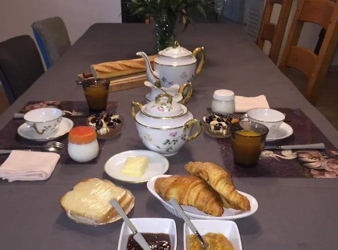 Au Mas Retz De Jade Chauvé